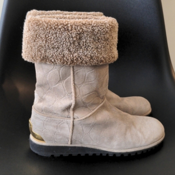 Designer Stuart Weitzman natural suede and fur winter boots, size 7 - Picture 12 of 12